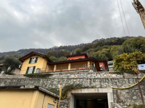 SALA COMACINA APARTMENT NO 1-SLEEPS 10 by Italian Apartments